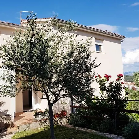 In With Sea View, Balcony, Air Conditioning, Wifi