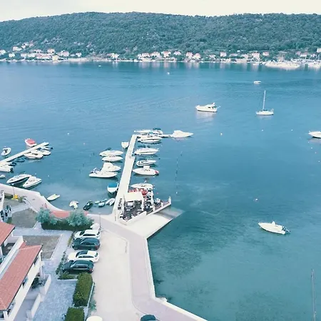 In With Sea View, Balcony, Air Conditioning, Wifi Apartment Supetarska Draga